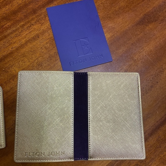 Elton John Suitcase Tag Passport Cover - Picture 3 of 3